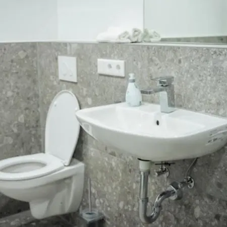 Vis A Vis Hotel